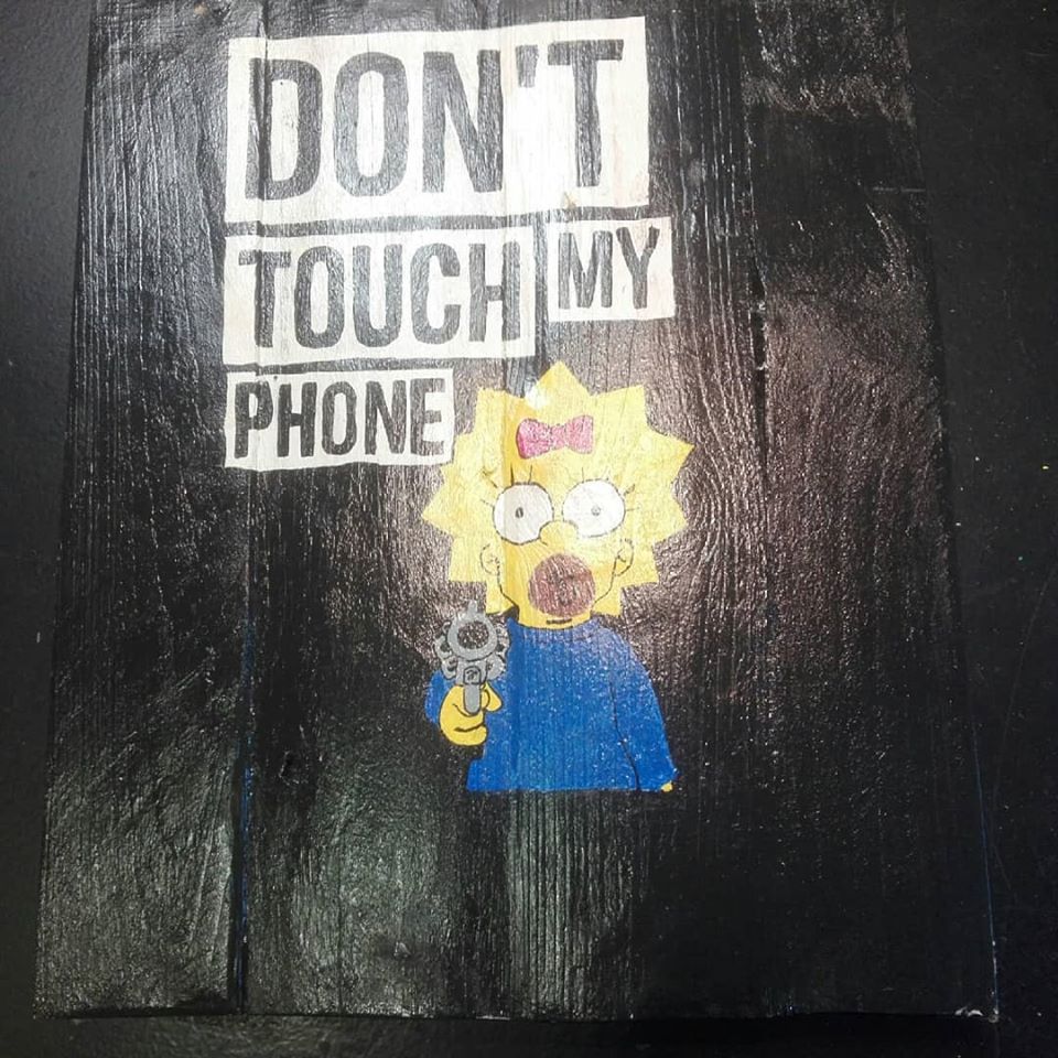 Cuadro Lisa Simpson Don't touch my phone