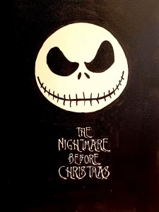 Ilustración minimalista del rostro de Jack Skellington de The Nightmare Before Christmas sobre fondo negro.
