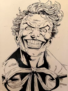 Ilustración del Joker con sonrisa exagerada en estilo cómic en blanco y negro.
