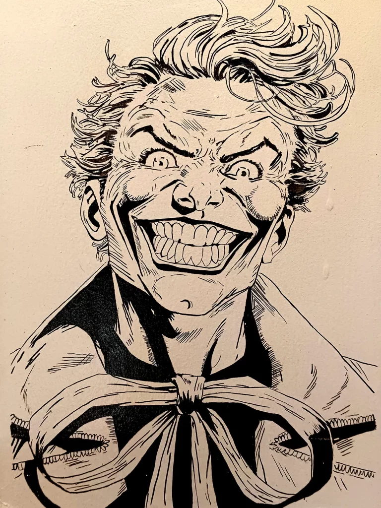 Ilustración del Joker con sonrisa exagerada en estilo cómic en blanco y negro.