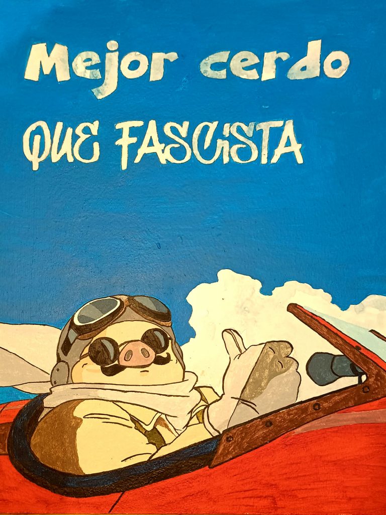 Ilustración de cerdo piloto en avioneta con mensaje Mejor cerdo que fascista en estilo cartoon